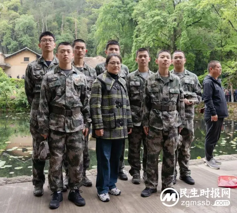 趁春光踏歌行 凭年少展翅飞 ——记湘潭凤凰中学高一年级“红色农耕”研学旅行活动 趁春光踏歌行 凭年少展翅飞 ——记湘潭凤凰中学高一年级“红色农耕”研学旅行活动