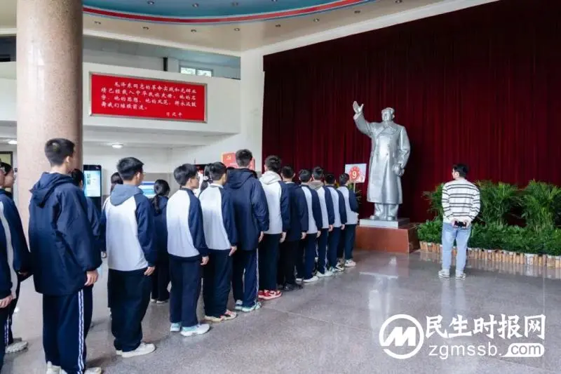 趁春光踏歌行 凭年少展翅飞 ——记湘潭凤凰中学高一年级“红色农耕”研学旅行活动 趁春光踏歌行 凭年少展翅飞 ——记湘潭凤凰中学高一年级“红色农耕”研学旅行活动