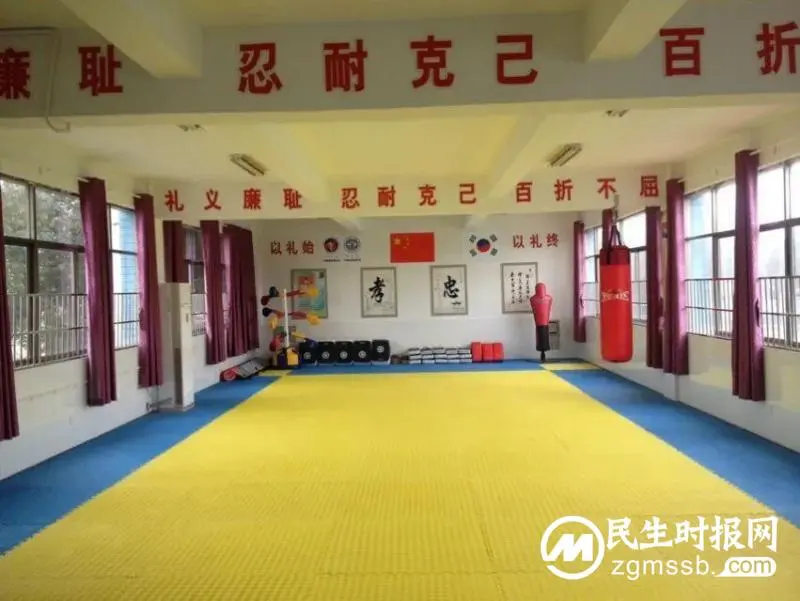 喜报:湘潭市第三中学荣获湘潭市2022届“文明校园”称号 喜报:湘潭市第三中学荣获湘潭市2022届“文明校园”称号