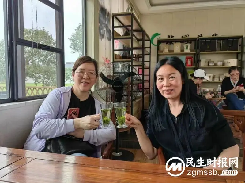 揽白石胜景,闻铺里飘香——记高二年级工会小组活动 揽白石胜景,闻铺里飘香——记高二年级工会小组活动