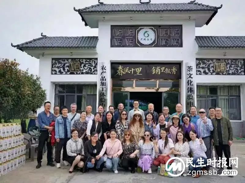 揽白石胜景,闻铺里飘香——记高二年级工会小组活动 揽白石胜景,闻铺里飘香——记高二年级工会小组活动
