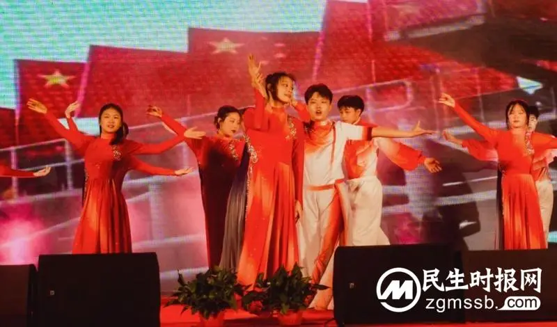 献礼二十大，奋进向未来 ——湘潭凤凰中学2022年体育节文艺汇演暨第22届田径运动会开幕式