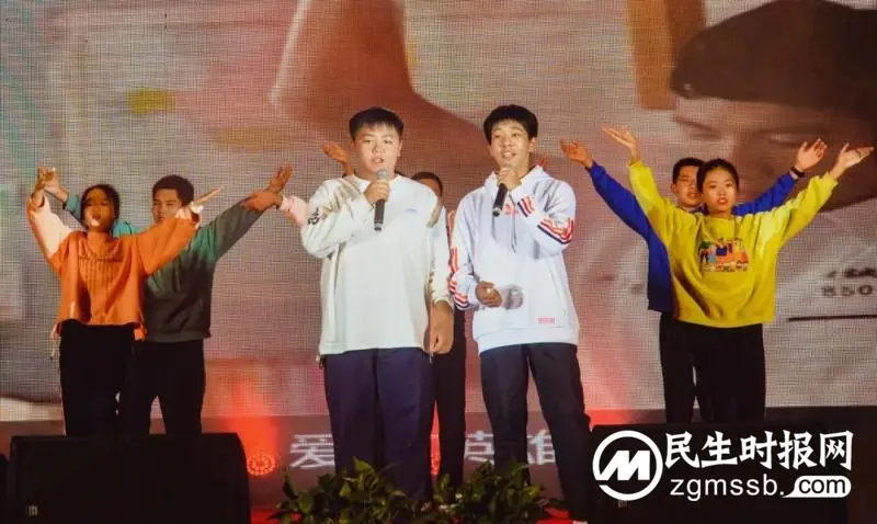 献礼二十大，奋进向未来 ——湘潭凤凰中学2022年体育节文艺汇演暨第22届田径运动会开幕式
