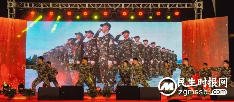 献礼二十大，奋进向未来 ——湘潭凤凰中学2022年体育节文艺汇演暨第22届田径运动会开幕式