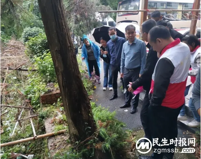 湘潭市中医医院开展“寻山间草药,扬中医国粹”主题党日活动 湘潭市中医医院开展“寻山间草药,扬中医国粹”主题党日活动