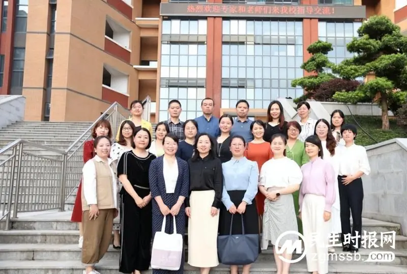 “单元整体视角下的初中英语阅读教学” 主题教研活动在湘潭子敬初级中学举行 “单元整体视角下的初中英语阅读教学” 主题教研活动在湘潭子敬初级中学举行