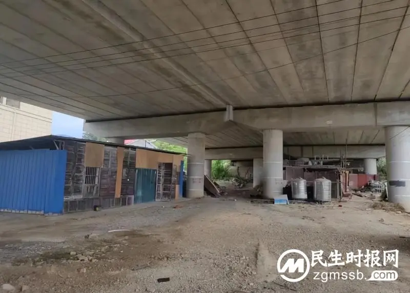 推行说理式执法 湘潭交通执法部门成功清理一处 高速公路桥下空间 推行说理式执法 湘潭交通执法部门成功清理一处 高速公路桥下空间