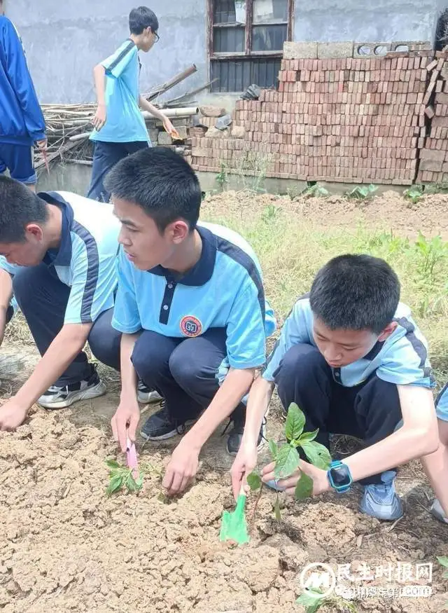 奔赴青春 向阳生长——湘潭市四中八年级研学活动