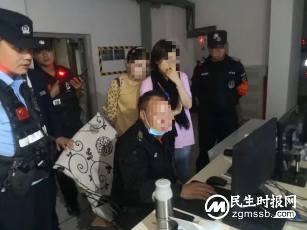 外地游客证件遗落出租车上 特警2小时耐心寻回获感谢