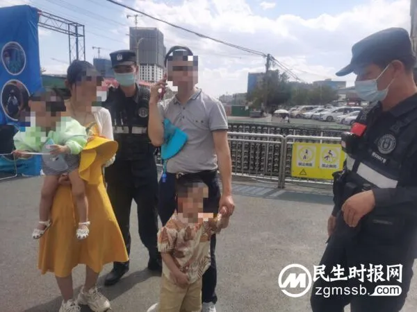孩子游玩不慎走失 警民联手迅速找回