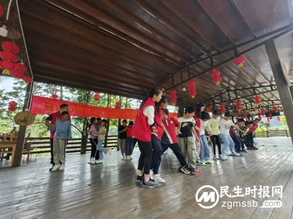 关爱农村留守儿童•与爱一起成长