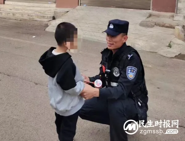 粗心父亲致6岁男孩丢失,警民联手帮孩子寻找家长