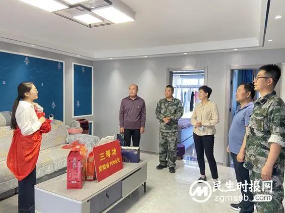 立功受奖送喜报 尊崇荣光暖人心