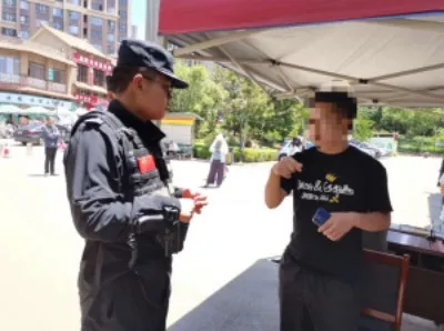 孩子与爸爸置气在学校“失踪” 警校联动及时找回化解矛盾