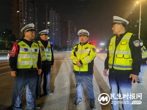 吕克军同志带队参加全市道路交通集中夜查整治行动