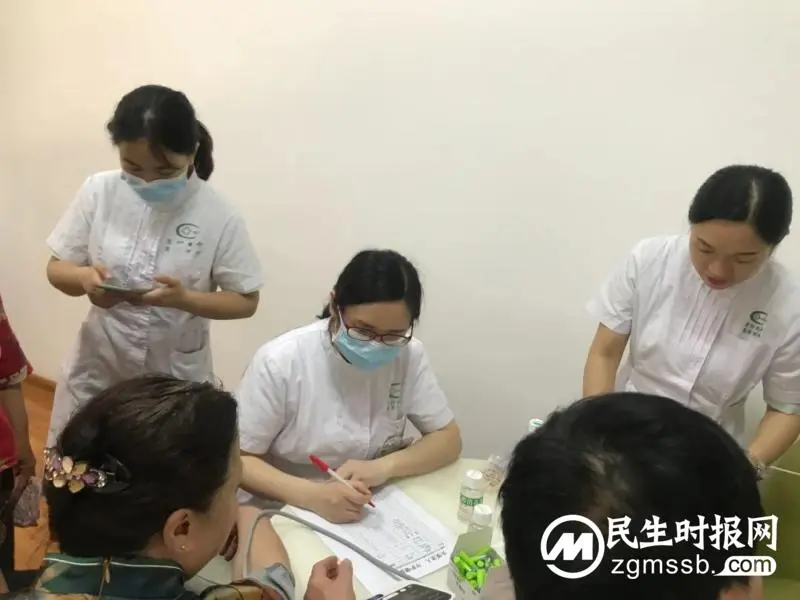千里之行,始于足下| 湘潭市中心医院开展“爱足日”进社区活动 千里之行,始于足下| 湘潭市中心医院开展“爱足日”进社区活动