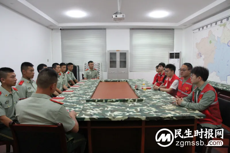 普法进军营 以法润兵心 普法进军营 以法润兵心
