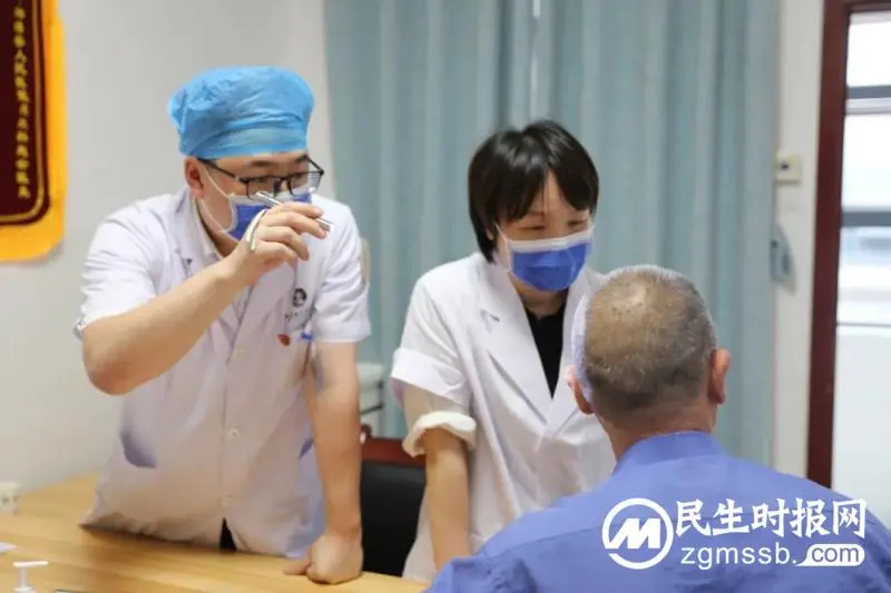 湘潭县人民医院举行银屑病规范化诊疗中心“专病医联体”建设启动会暨义诊活动
