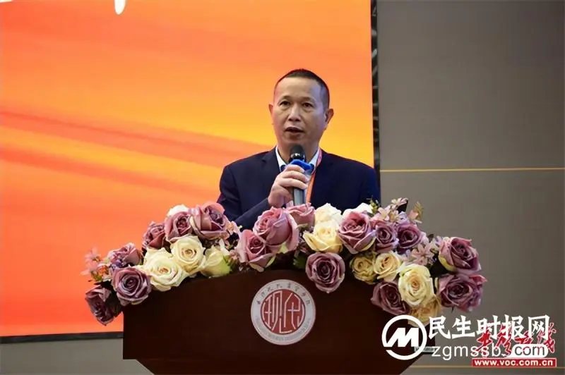 长沙现代商贸学校举行“中国青少年国防体育联盟湖南省训练基地”授牌仪式 长沙现代商贸学校举行“中国青少年国防体育联盟湖南省训练基地”授牌仪式