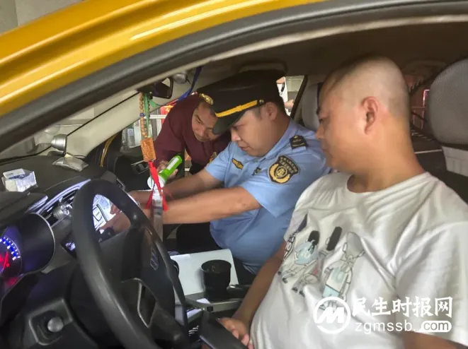 首次!湘潭交通运输、市场监管首次联合执法 严查出租汽车“跳跳表” 首次!湘潭交通运输、市场监管首次联合执法 严查出租汽车“跳跳表”
