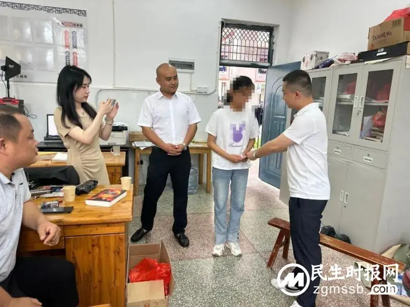 【乡村振兴有我】莲警助学有爱心 振兴路上解民忧