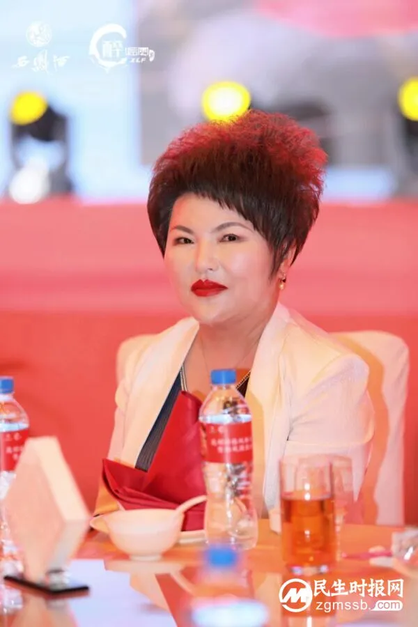昆明醉临风贸易有限公司举办西凤酒旗舰店开业庆典暨西凤酒.酒海陈藏上市发布会