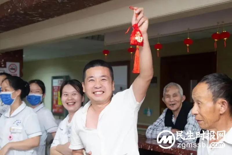 【欢度端午,粽享快乐】他们在湘潭县中医医院的病房里欢度一个有中医药文化氛围的端午 【欢度端午,粽享快乐】他们在湘潭县中医医院的病房里欢度一个有中医药文化氛围的端午