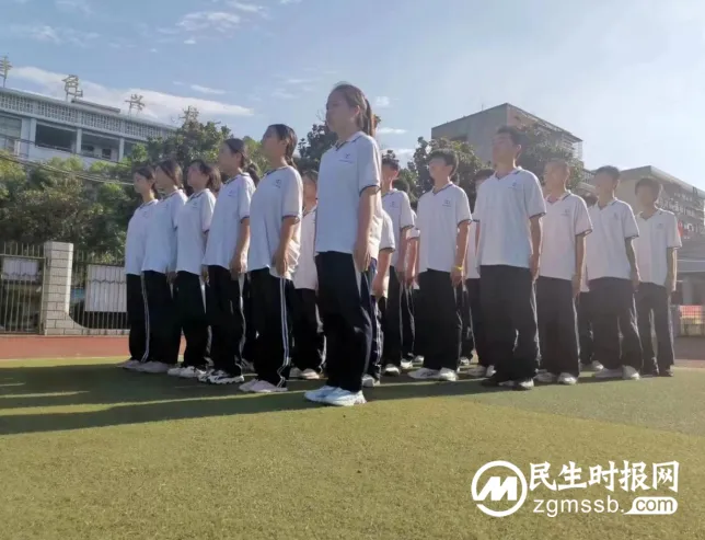 湘潭市二中高二新生军训正式开启