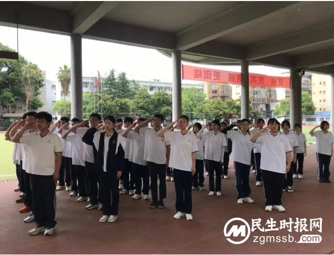 湘潭市二中高二新生军训正式开启