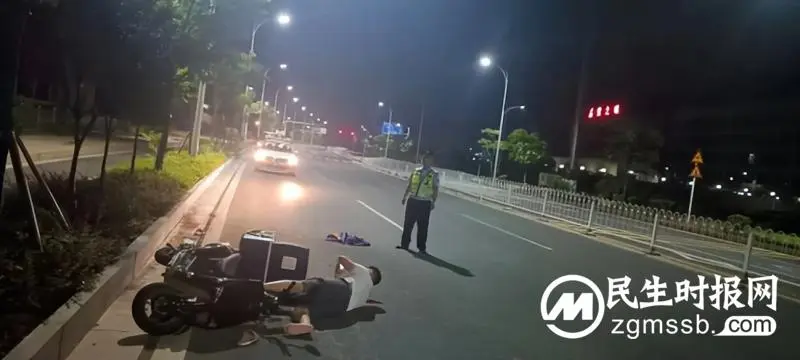 小举动 大温暖 执法人员救助受伤市民获赞 小举动 大温暖 执法人员救助受伤市民获赞