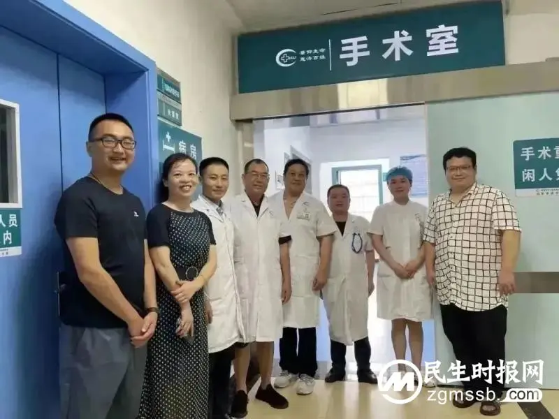 “第一书记”携手“银发专家”:让基层百姓更有“医靠” “第一书记”携手“银发专家”:让基层百姓更有“医靠”