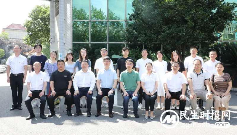 “忆光辉岁月 承红色基因”---湖南省疾控中心传防科党支部和中心党支部开展联合主题党日活动
