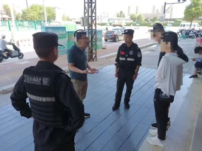 游客到昆高反欲退款引发纠纷  民警坚持送医及时挽救生命