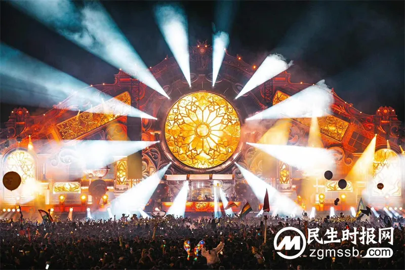朝圣电音乌托邦 尽情释放真我节奏 百威携手传奇IP Tomorrowland共筑全球电子音乐盛事 朝圣电音乌托邦 尽情释放真我节奏 百威携手传奇IP Tomorrowland共筑全球电子音乐盛事