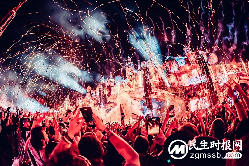 朝圣电音乌托邦 尽情释放真我节奏 百威携手传奇IP Tomorrowland共筑全球电子音乐盛事 朝圣电音乌托邦 尽情释放真我节奏 百威携手传奇IP Tomorrowland共筑全球电子音乐盛事