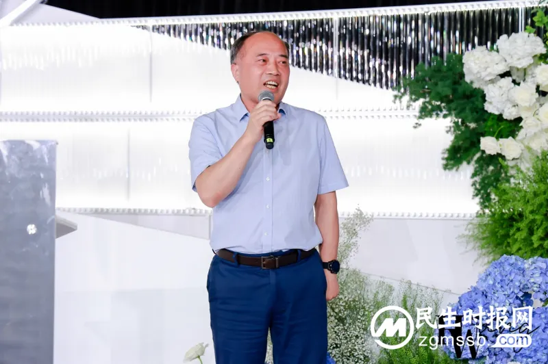 这张儿童画拍价上万，迪思传媒黄小川、王琦夫妇大爱无疆支持公益