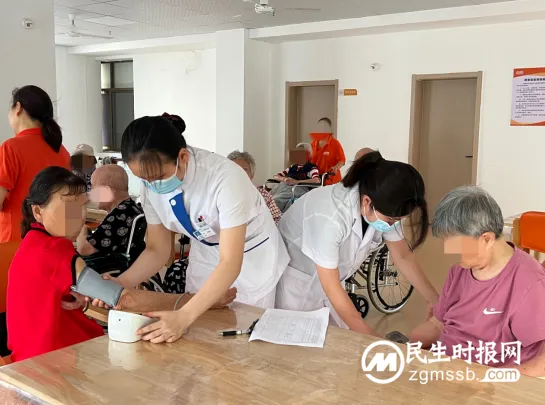 湘潭爱尔仁和医院走进锦德颐养院为老人公益查体 湘潭爱尔仁和医院走进锦德颐养院为老人公益查体