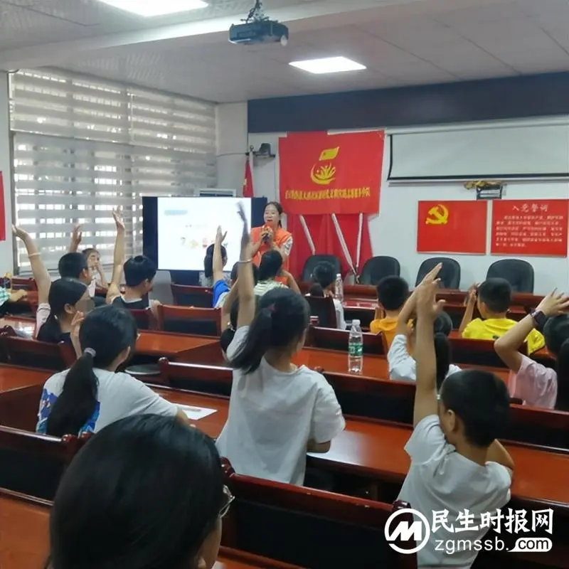 【心连心走基层、面对面解难题】大桥相“绘” “未”爱回归 【心连心走基层、面对面解难题】大桥相“绘” “未”爱回归