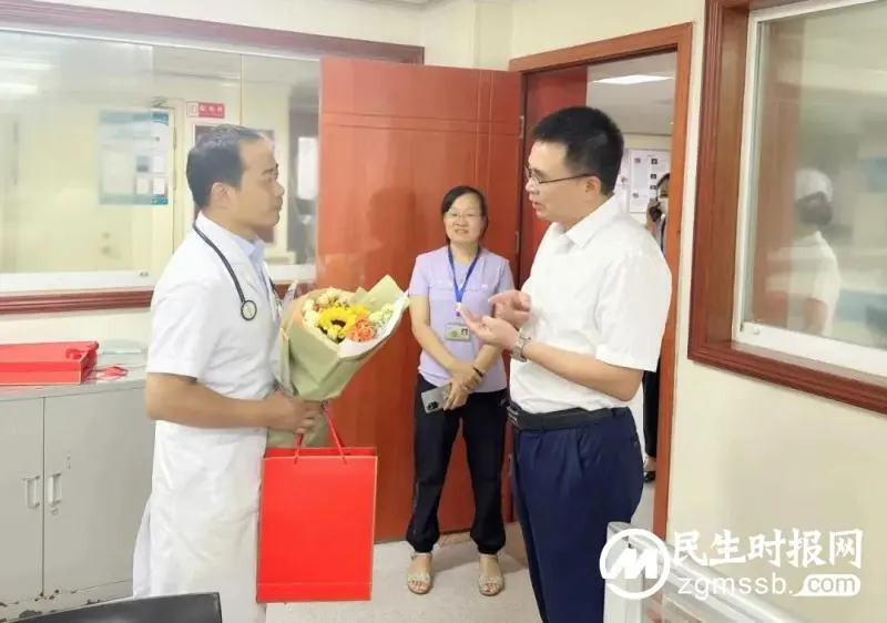 【中心医院·医者红】湘潭市中心医院开展医师节慰问活动 【中心医院·医者红】湘潭市中心医院开展医师节慰问活动