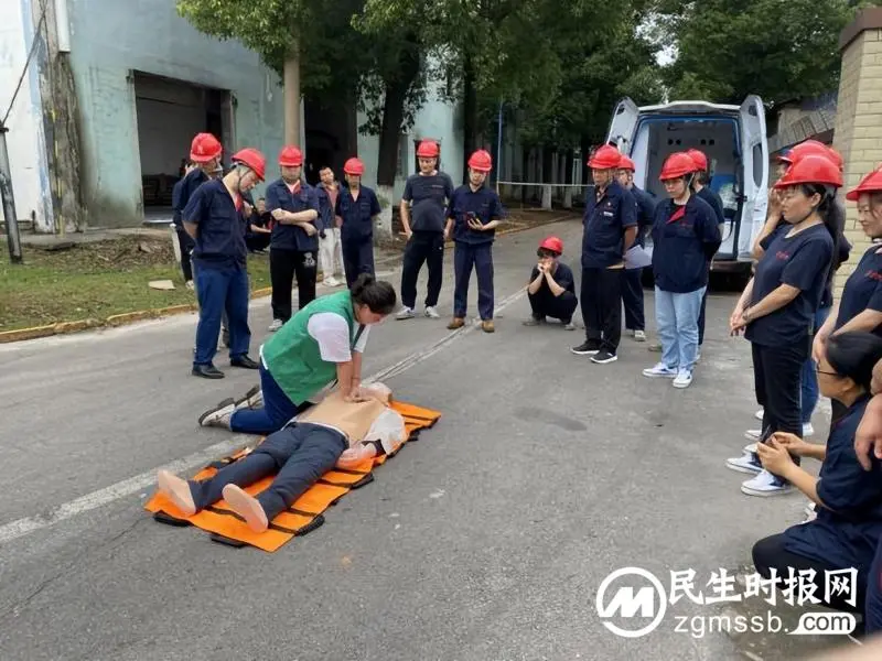 【中心医院·医者红】门诊各党支部联合开展应急演练保安全 【中心医院·医者红】门诊各党支部联合开展应急演练保安全