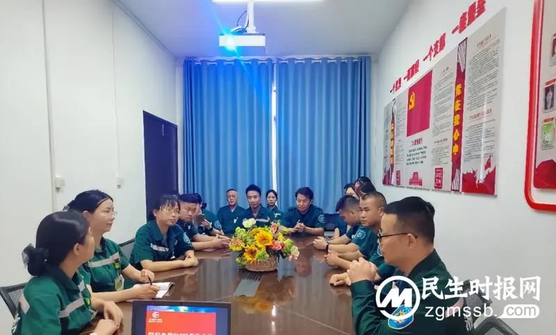 【中心医院·医者红】门诊各党支部联合开展应急演练保安全 【中心医院·医者红】门诊各党支部联合开展应急演练保安全