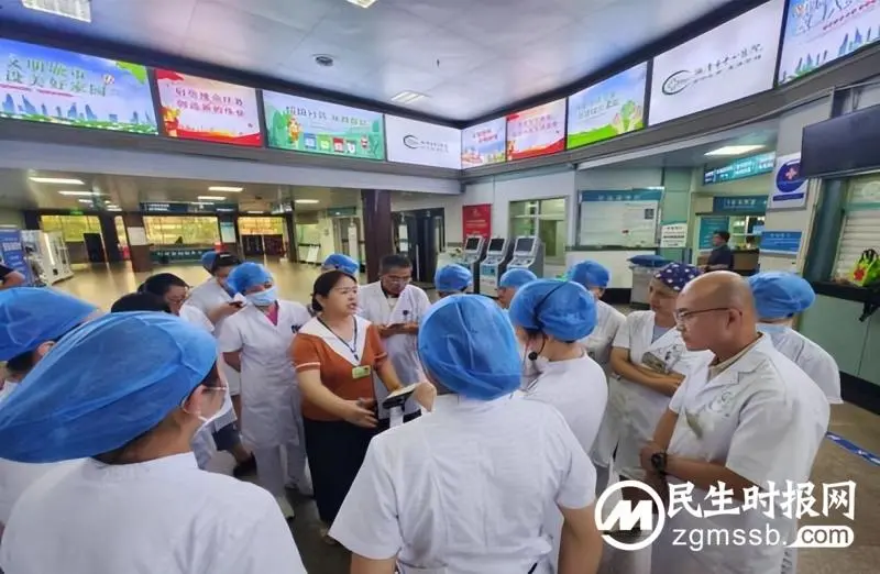【中心医院·医者红】门诊各党支部联合开展应急演练保安全 【中心医院·医者红】门诊各党支部联合开展应急演练保安全