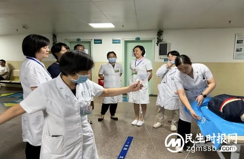 【中心医院·医者红】门诊各党支部联合开展应急演练保安全 【中心医院·医者红】门诊各党支部联合开展应急演练保安全