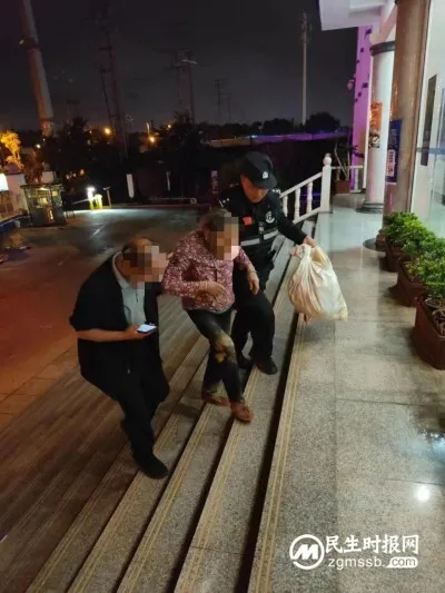 九旬老人出门深夜未归急坏家属 民警多方努力寻找找回老人