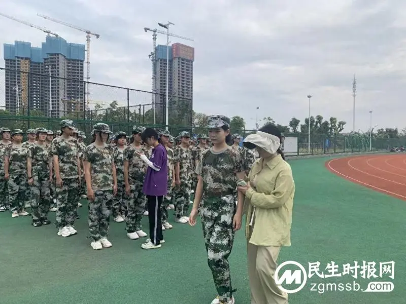 飒爽英姿致青春 湘潭市工贸中专举行2023级学生军训结营仪式