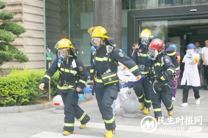 防患于未”燃”:2023年全市卫生健康系统消防应急疏散演练在湘潭市中心医院举行 防患于未”燃”:2023年全市卫生健康系统消防应急疏散演练在湘潭市中心医院举行