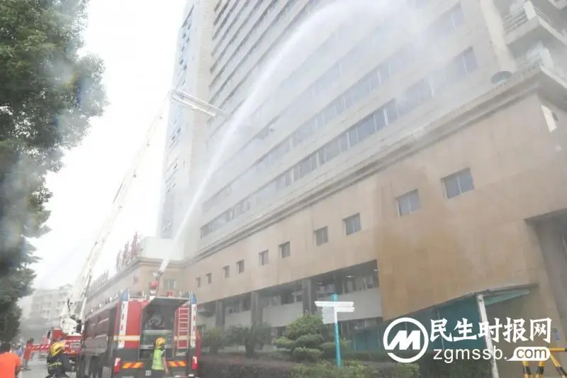 防患于未”燃”:2023年全市卫生健康系统消防应急疏散演练在湘潭市中心医院举行 防患于未”燃”:2023年全市卫生健康系统消防应急疏散演练在湘潭市中心医院举行