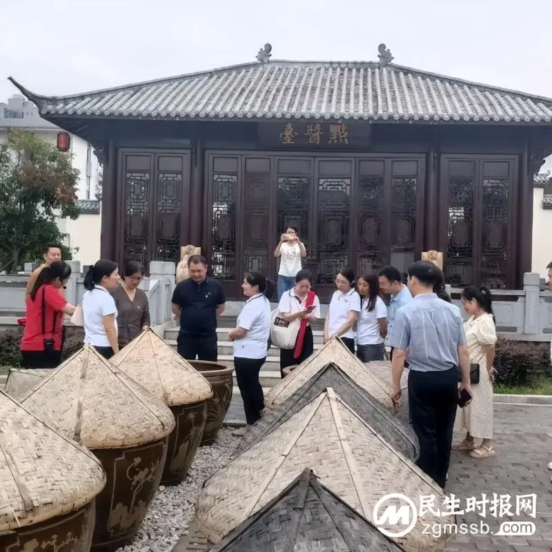 湘潭市住建局四个党支部联合开展“党建引领风帆劲 服务企业促发展”主题党日活动 湘潭市住建局四个党支部联合开展“党建引领风帆劲 服务企业促发展”主题党日活动