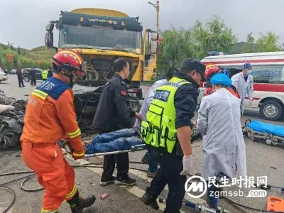 时间就是生命!车辆突发事故,迪庆香格里拉消防紧急救援
