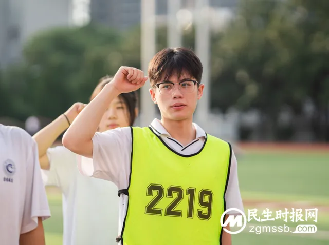奋楫逐浪，共赴未来——湘潭凤凰中学2023年秋季开学典礼暨第39个教师节庆祝仪式